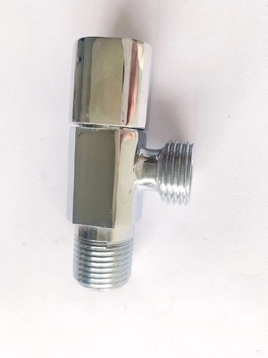Λουτρών συναρμολογήσεων νερού 1/2inch που καλύπτεται χρώμιο βαλβίδων γωνίας ορείχαλκου κρύου